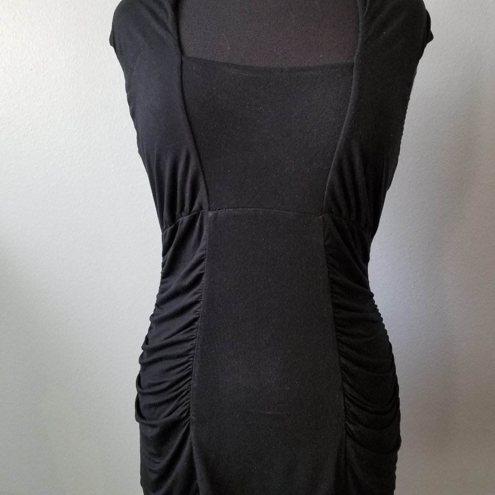Black fitted top